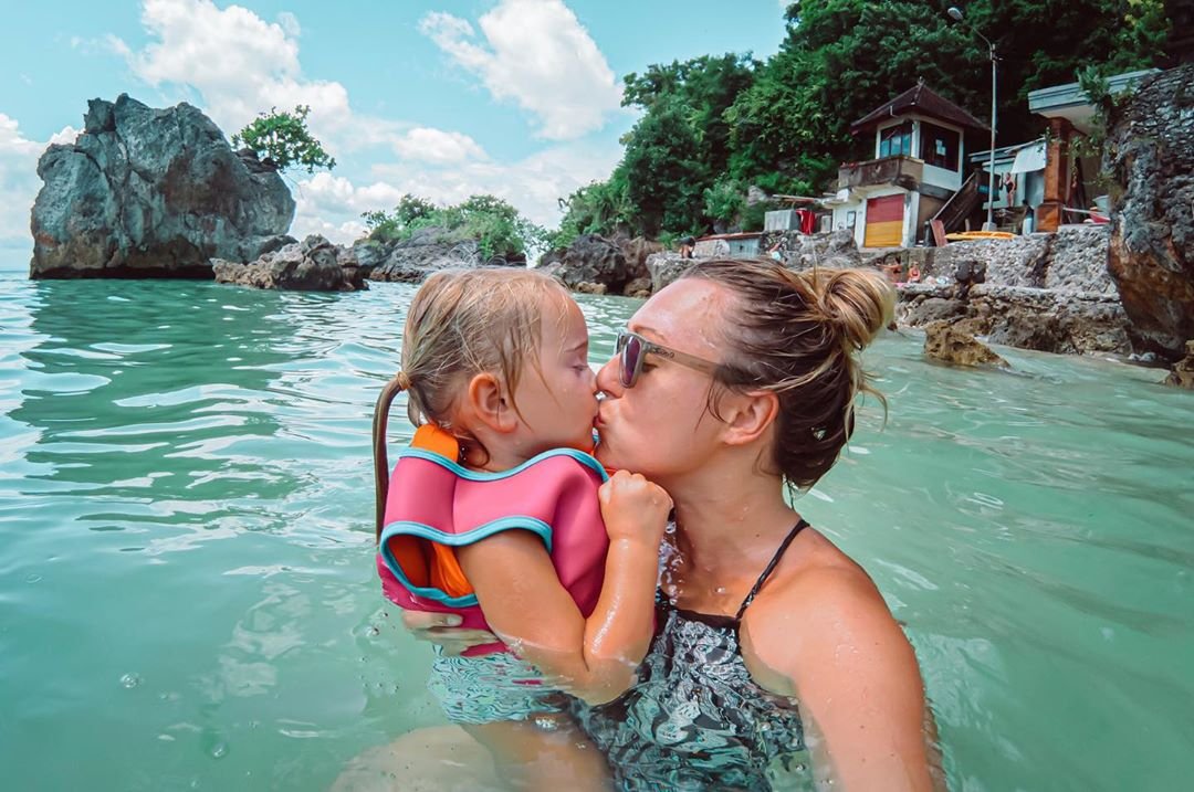 Drink_Shade's tweet photo. Hands up who had a fiery fearless daughter who can drive you crazy sometimes but is a direct reflection of you ❤️❤️❤️
.
.
.
#shade #drinkshade #grabsomeshade #shadedrink #travelblogger #instatravel #traveleurope #travelblog #travelstoke #travel_drops #travelguide #travelingram https://t.co/oMlVbPwqr7