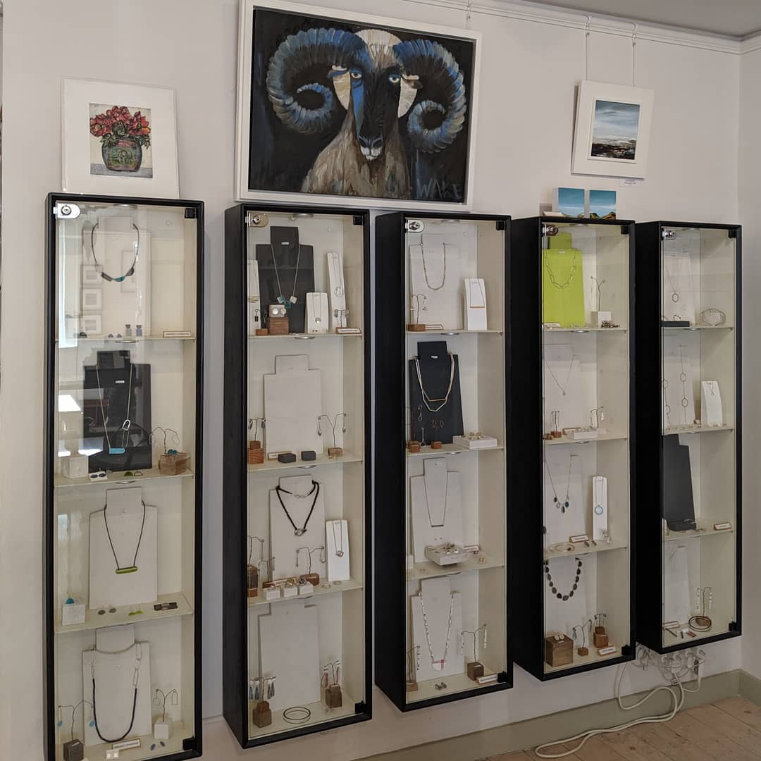 Last day!
Join us for our final day in Ticehurst 9.39-4.30 on Saturday 14th September
.
#artgallery #ticehurst #eastsussex #ebbandflow #finalshow