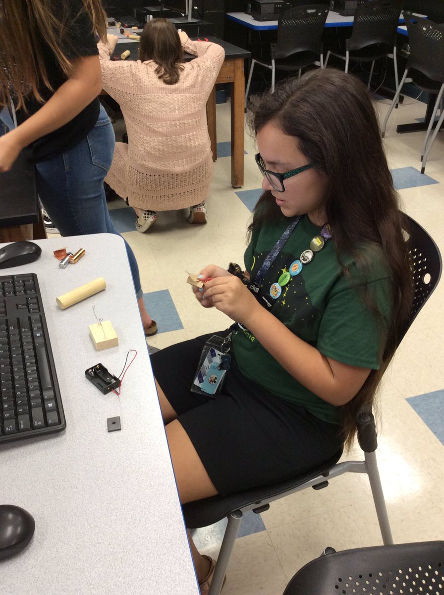 jmnungesser's tweet photo. Assembling our DC motor builds. This was a challenging build and the students felt the pressure to accomplish a working build in the end. I loved watching them push through and make it happen! #BirdvilleLearns @SMSRaiderNation #NungesserClassroom #GTT2 https://t.co/ArxOrPqjEK