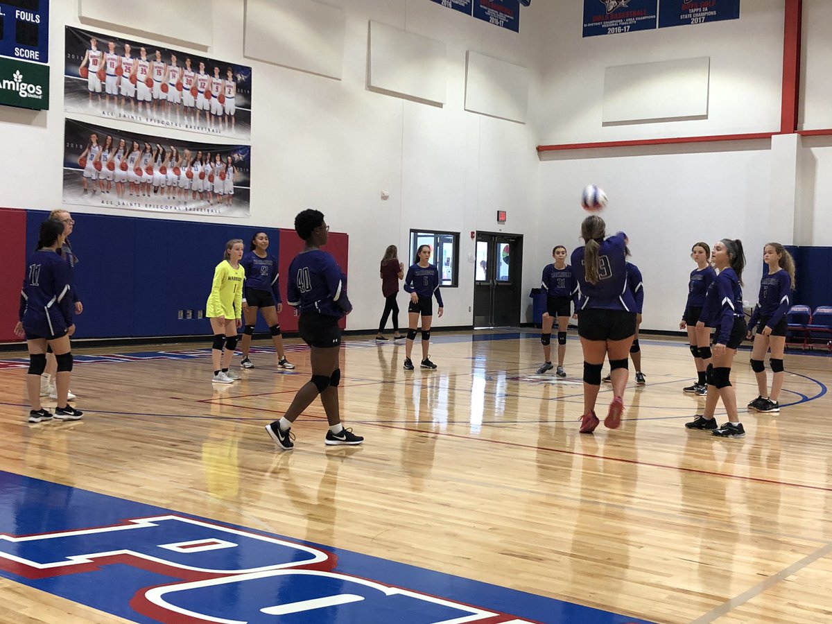 bariumchloride2's tweet photo. Warming up for another volleyball tournament today and tomorrow. Then Sunday our youngest has a football game and a doubleheader in baseball all right after one another. Fun filled weekend. #AFatherFirst https://t.co/twDung0kpY