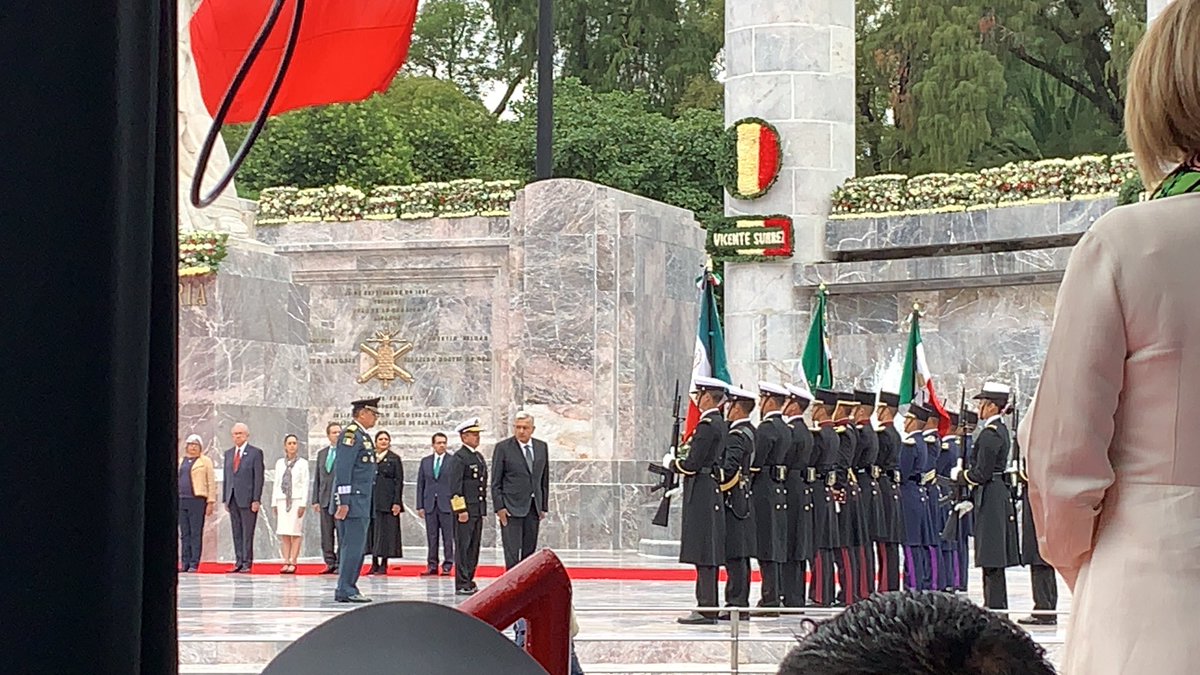 QuattroProducs's tweet photo. Nuestro Director General @LuigiBalestra el día de hoy en el evento Marcha a la Lealtad para nuestros altos mandos en el Altar a la Patria del Bosque de Chapultepec 

#RentadeEquipo #ProducciondeEventos https://t.co/GiYzfjUrtK