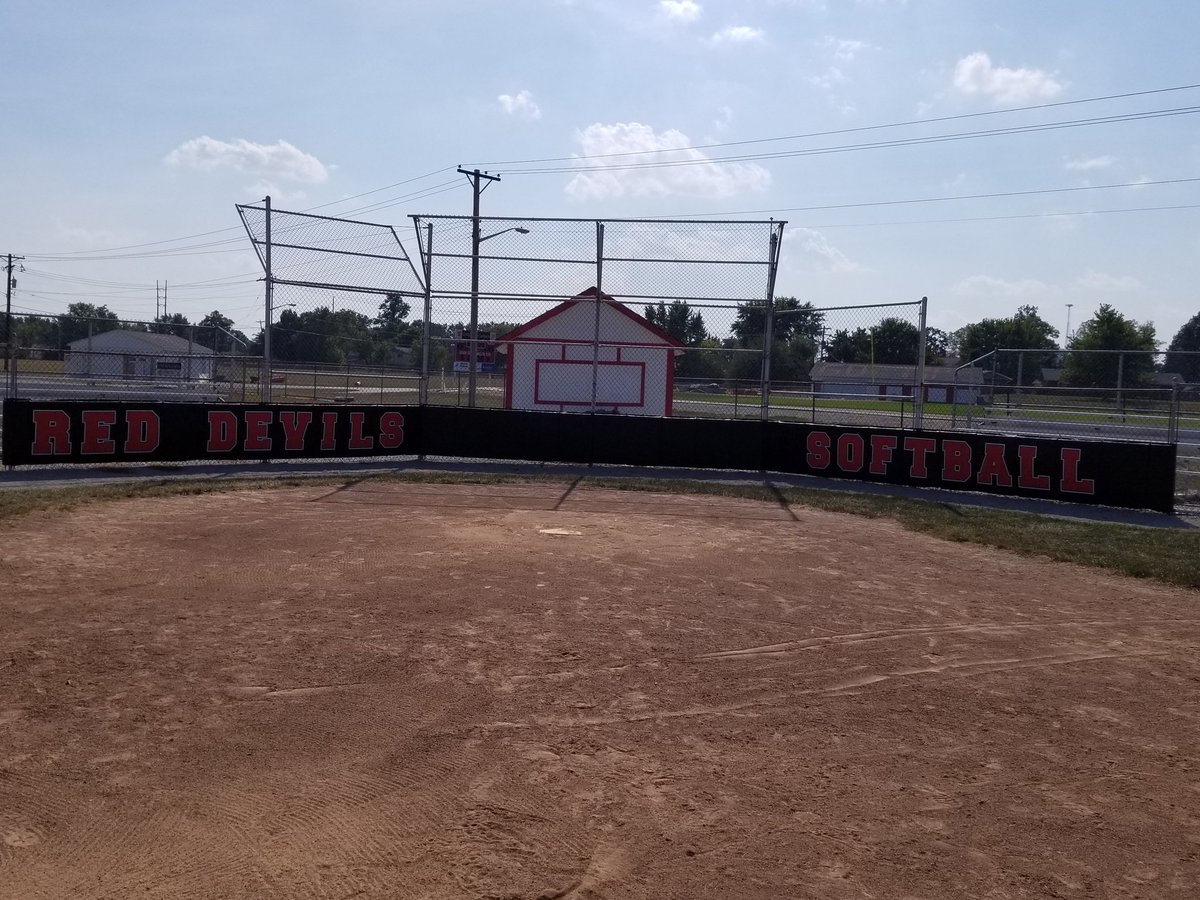 TippFastpitch's tweet photo. New backstop padding is up. Looks great! @TippecanoeAD #winitfirst https://t.co/TovgI3MBhH