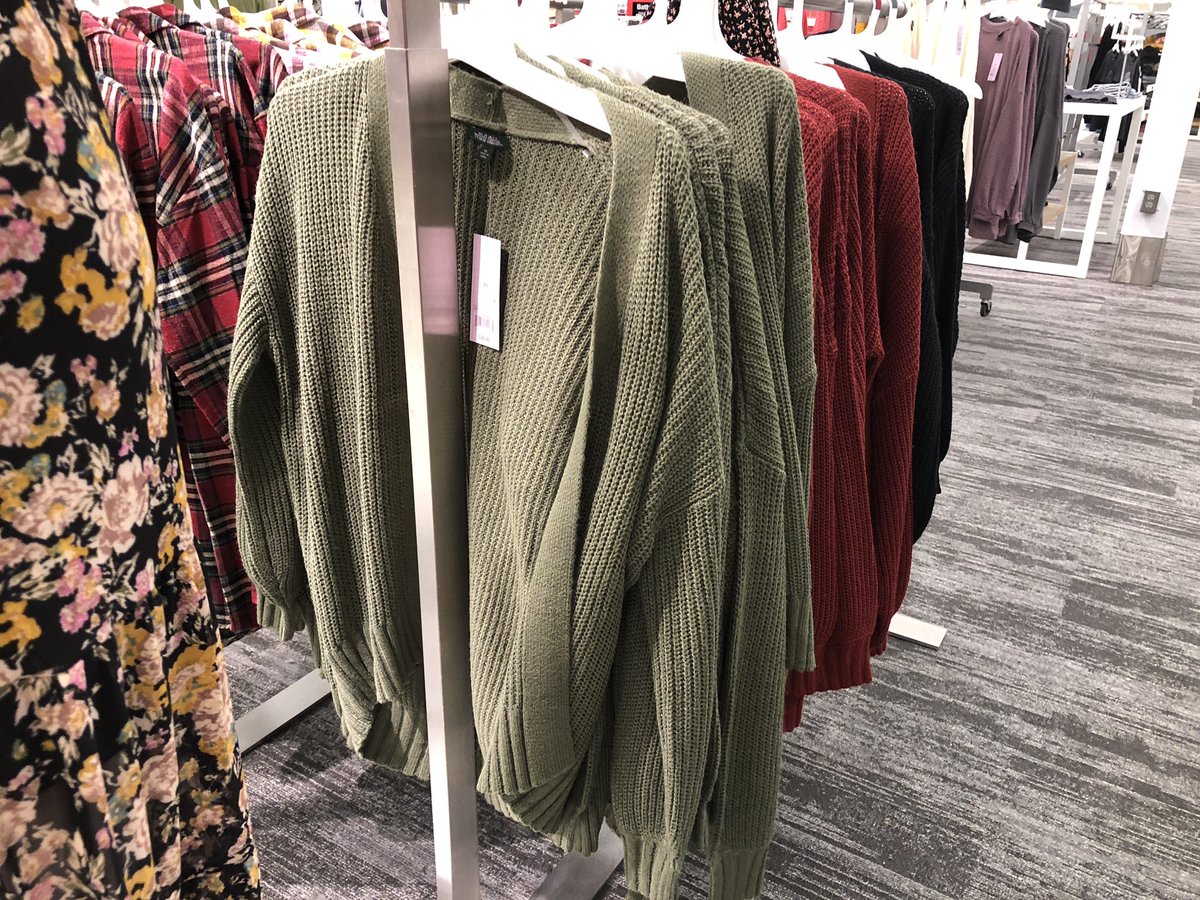 SocialWorkItOut's tweet photo. Just walked into @Target, saw all these earth tones and sweaters, and immediately had, "It's the Most Wonderful Time of the Year" start playing in my head 🤣🤣🤣 

#AlmostFallYall 🍁🍂🍃 
#SelfCareFriday 🥰❤️💯 
#FridayVibes https://t.co/Gr0M2UZ1NJ