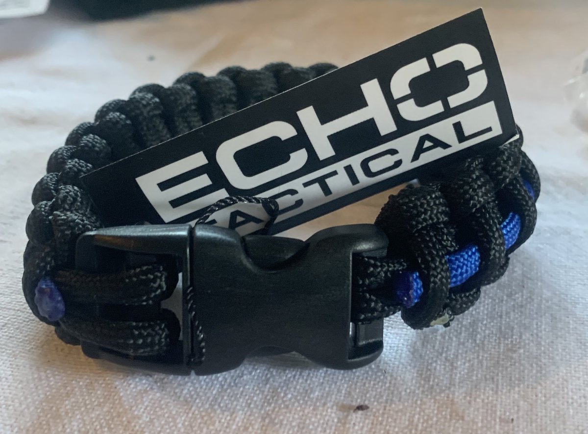 realmikeharmon's tweet image. Once I reach 3500 followers, two winners will be randomly picked to receive an Echo Tactical #ThinBlueLine bracelet. 
1. Be a follower
2. Like
3. Retweet 

Who wants one?   #Livepd #LivepdNation