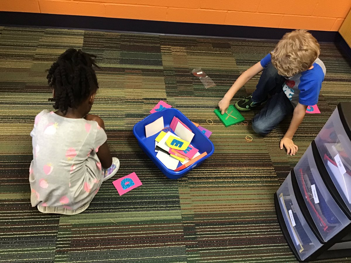 MrsPottingerCCE's tweet photo. We’re working hard at stations! #cceandbeyond #learningourletters #learningournumbers https://t.co/sYWq9QGAHN