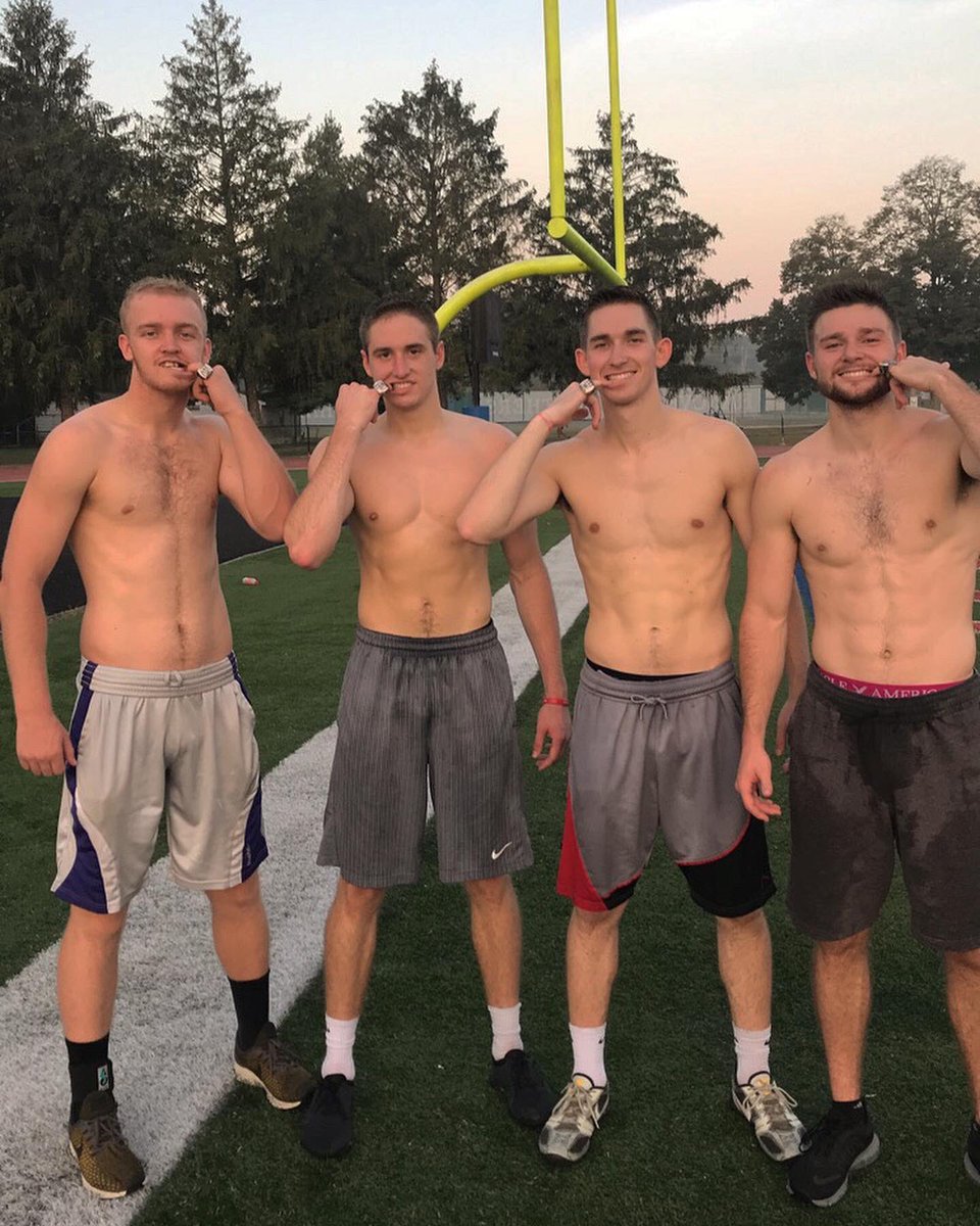 B_ROB_21's tweet photo. 3 straight 💍💍💍 this doesn’t happen on accident https://t.co/eLpdydsgLV