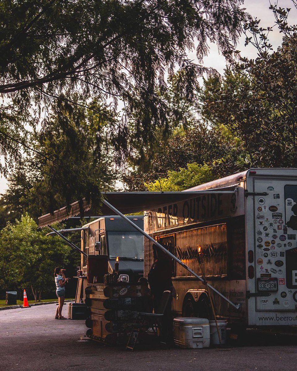TowerGrovePark's tweet photo. TGIF: Stop by @BeerOutside's mobile biergarten Friday and Saturday, 3-11 p.m. at the fountain pond. Photo by katrinasjphotos on https://t.co/GjblfRRLPk. #TowerGrovePark https://t.co/bIReaw1qUa