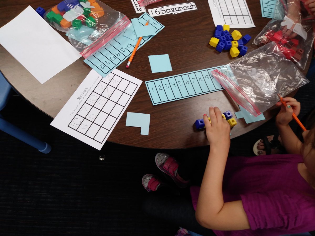 thinkfree1976's tweet photo. @HRadous Kinder students hard at work counting objects, recognizing, and writing @BayEaglesSoar #bayeagleslearn #ccisdelemath https://t.co/qImmPKARMT