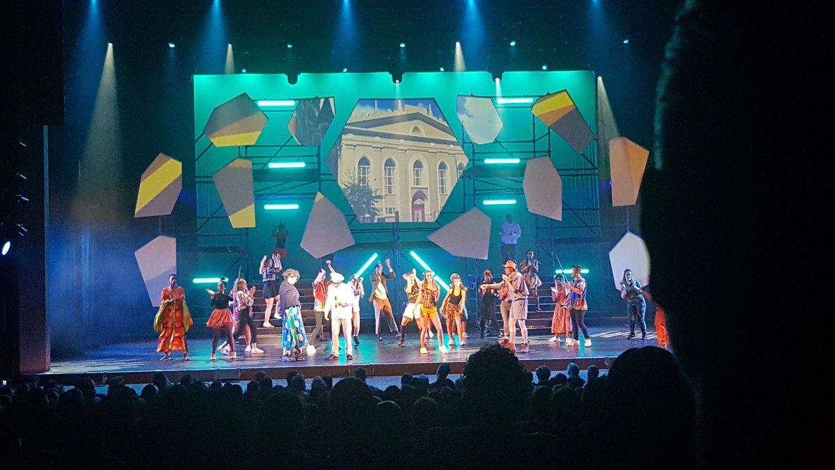 ZAFoodMusketeer's tweet photo. Awesome mashup Fourways high.... #Shine2019  #BTPShine2019 https://t.co/wzfRXnlCkl