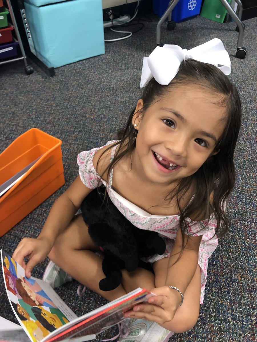 sbaxter55's tweet photo. Reading our favorite storybooks to some special partners today! #CREreaders #theCREway https://t.co/JMEHkrwYQw