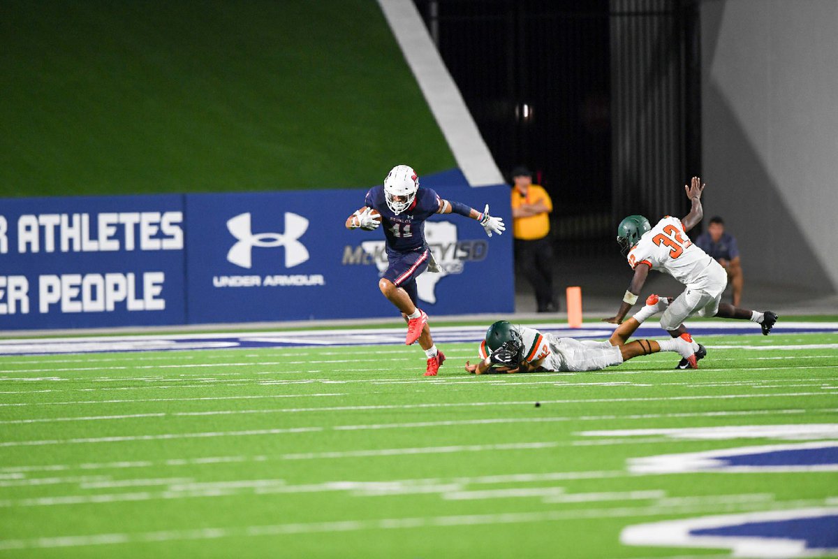 plaemaker's tweet photo. Gameday vs Lewisville HS @ 7pm at Lewisville. #PlaeTheDawg #TXHSFB #RedNation https://t.co/hn6FYoe4eQ