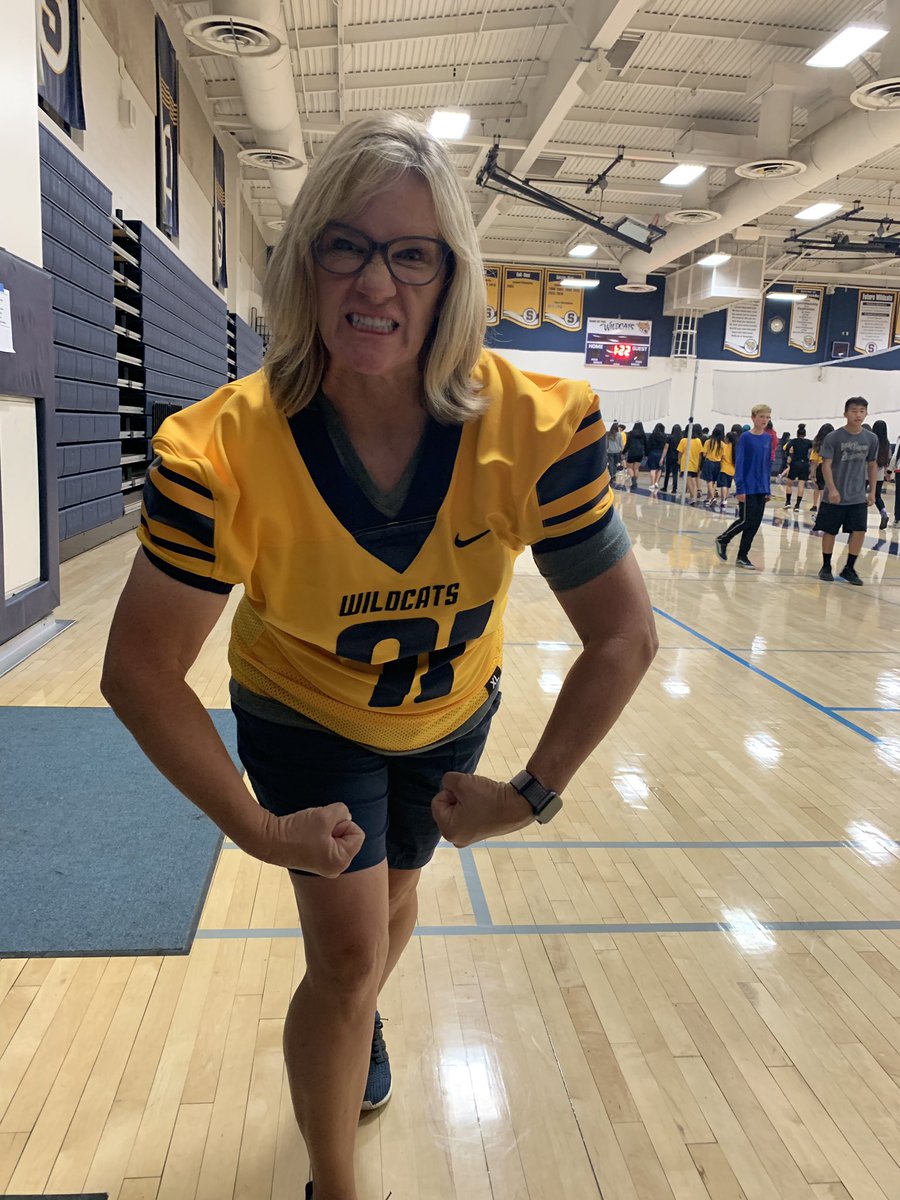 Thank you for the honor of wearing your jersey today! <a href="/x_mamba_x/">Corey “NUNU” Coward-Jackson</a> #OnlyAtSunnysideHS team blue