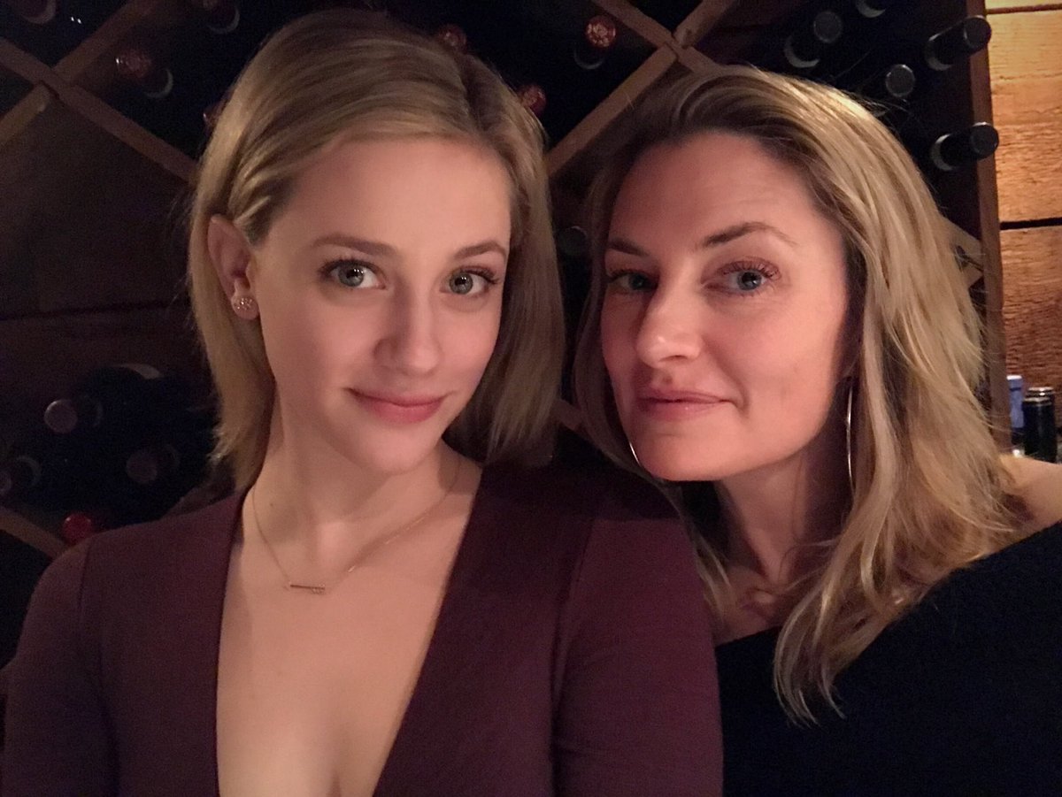 madchenamick's tweet photo. I luvs her so much it hurts!! 💞 #hbd @lilireinhart - you continue to inspire me, make me laugh and just plain make me feel warm and fuzzy inside 🤗 https://t.co/LtTzLvnv5f
