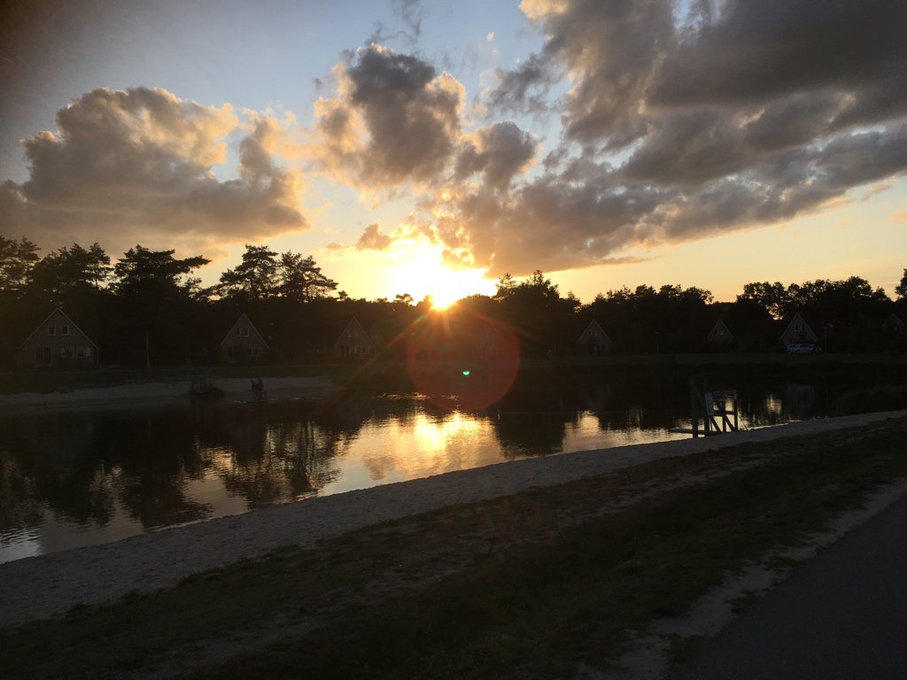 Het was een mooie dag
<a href="/landalnl/">Landal</a> seizoen is weer aangebroken en wat een goed weertje  
#ontdeklandal <a href="/LandgoedLoo/">Landgoed 't Loo</a>