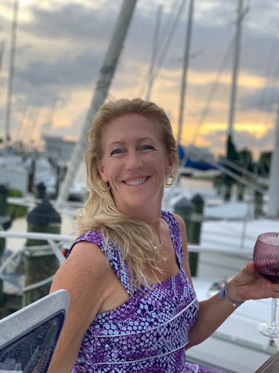 sonya_inman's tweet photo. We toured a beautiful home yesterday. After we stopped by the yacht club to measure for new sails. We met some new friends:)

#realestate
#waterfront
#sailing
#eaugallieyachtclub
#sellingsailingchics https://t.co/Gir6089ge0