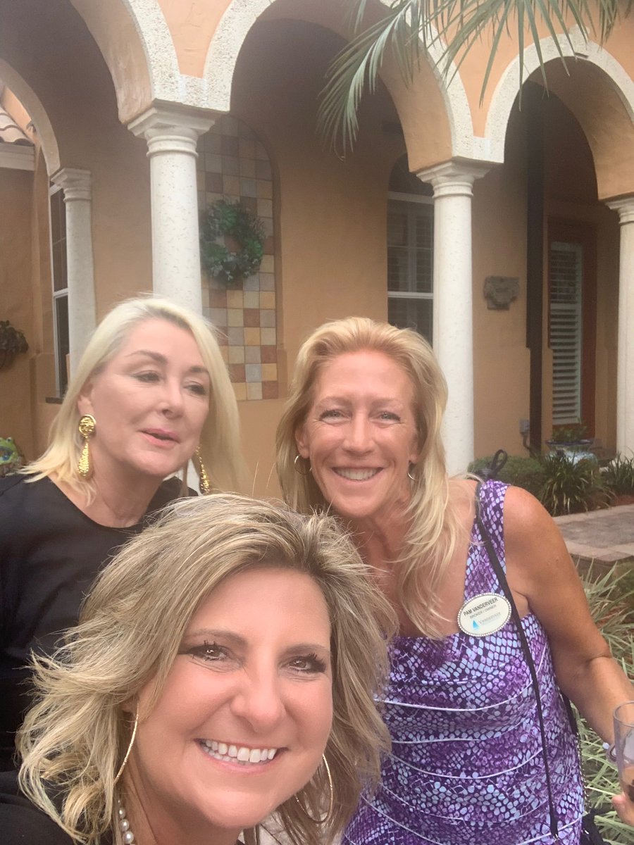 sonya_inman's tweet photo. We toured a beautiful home yesterday. After we stopped by the yacht club to measure for new sails. We met some new friends:)

#realestate
#waterfront
#sailing
#eaugallieyachtclub
#sellingsailingchics https://t.co/Gir6089ge0