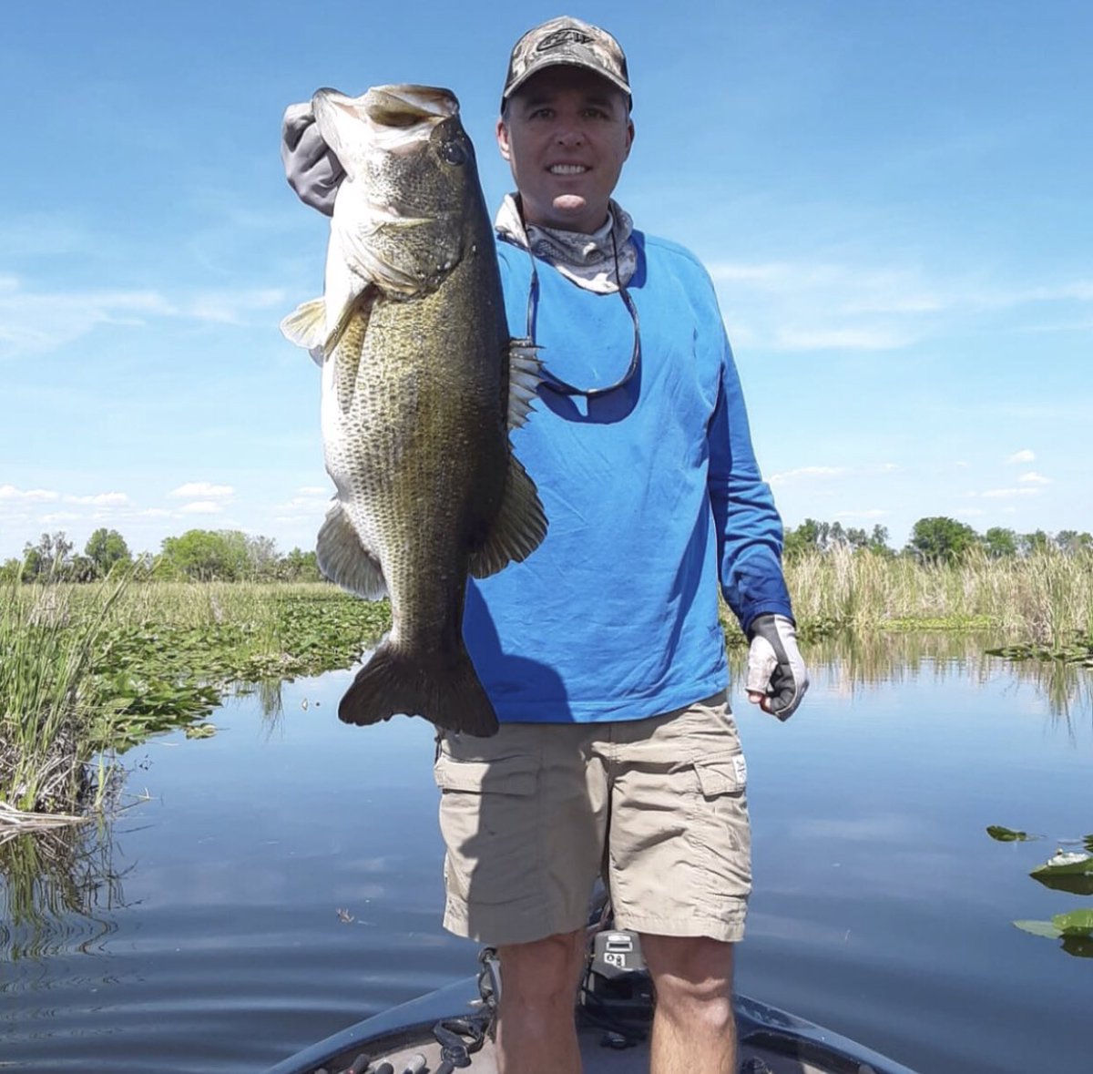 Fish On Friday! @frankmackin landing a  🐷 #freedomtackle #ftc #howdoyouswing #jigs #bass #bassfishing #herepiggypiggy