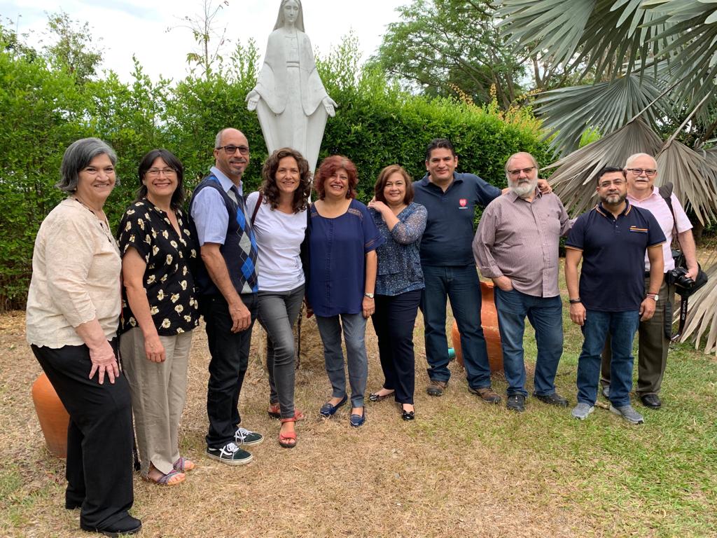 anagimenez_ecca's tweet photo. Agradecida, cerrando los días de trabajo en Colombia #EnREDdarnos , aquí la semilla de la red de educación por radio y a  distancia IGER Guatemala, ICER Costa Rica, IPER Panamá, RSM  República Dominicana, IRFEyAL Ecuador, IRFA Venezuela y @radioecca , ¡soñando juntas! https://t.co/JA9ED449RZ