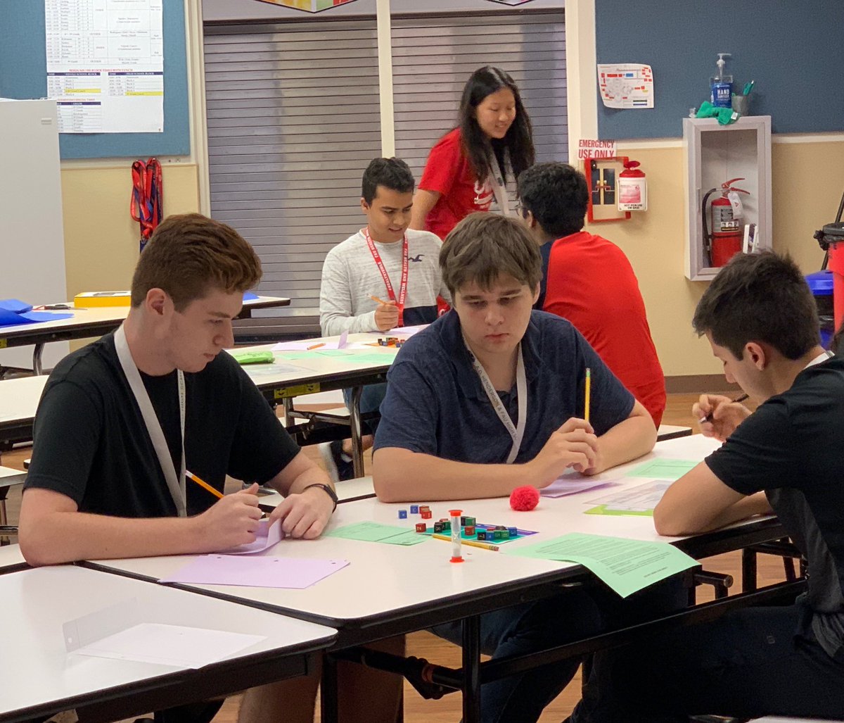 agnestimar4's tweet photo. FAU Lab School District’ first Math Academic Games tournament was a success #owlsignite #owlsimpact #goowls https://t.co/RIocqowza4