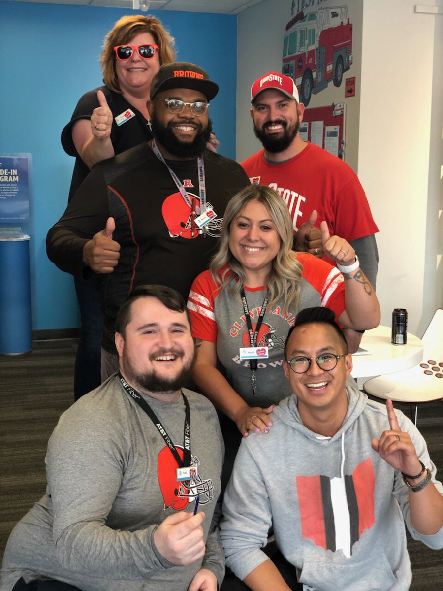 Weekends are for sports! 🏈✌️ <a href="/DanBrechbill/">Dan Brechbill</a> <a href="/BIGBizDecker/">Eric Decker</a> <a href="/judy_cavalieri/">Judy Cavalieri</a>  #OHPA #OHPAcalypse @DZuravel <a href="/marcusc77310687/">Lamarcus Clay (Marcus)</a> @Ben_Thi_ATT <a href="/Tiffinie61/">Tiffinie</a> @MandiRose31