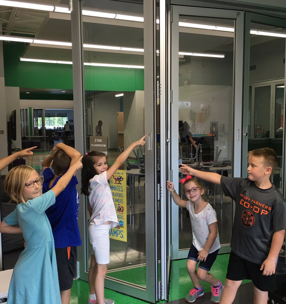 JaneWoody1's tweet photo. Rocking our #R2BR at @BattleCreekElem today. Students said our glass wall reminded them of how a folded mountain is formed. When it’s closed it looks like the plains but when I open it, it folds like the mountain does. @StaceyElkins1 @cjmarczak #growmaury @MauryCoSchools https://t.co/wu0Kek1hJg