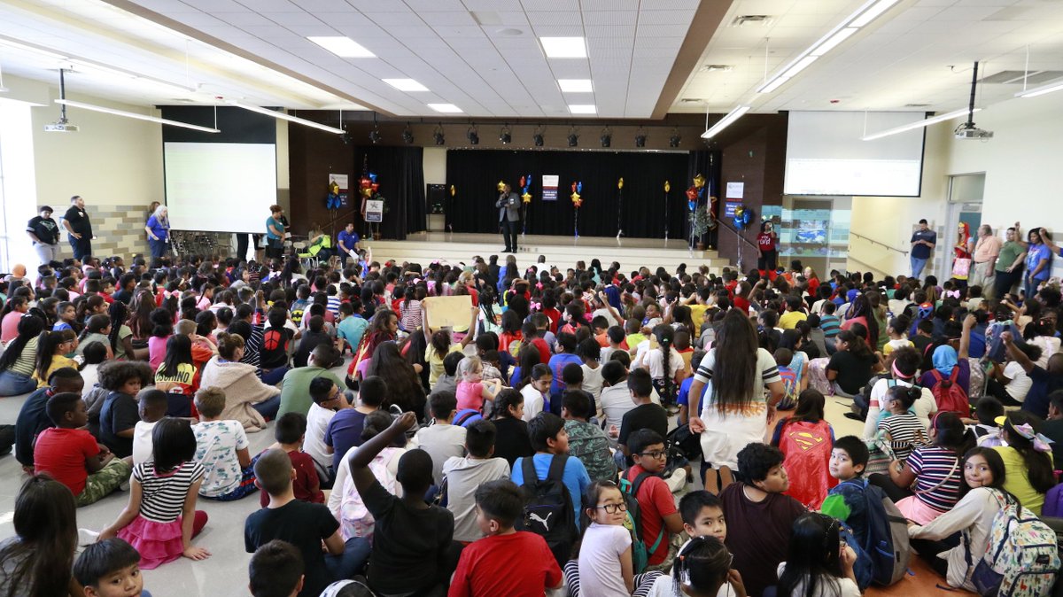 ArlingtonISD's tweet photo. It was a big afternoon @AdamsElem2 as @CityOfArlington made its first kindness initiative stop of the year. The city honored students Jacob S. and Emily M. for their kindness as well as Ms. Fennell's class and teachers Ms. Pittman and Ms. Welshans. Way to go Aviators! https://t.co/aCEsW7FnRU