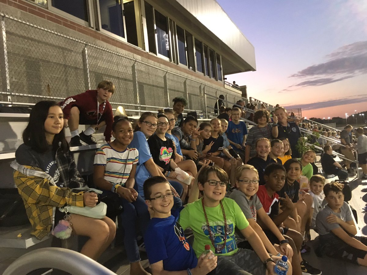 Gateway Band is at the Oak Park 1/2 Halftime. Full moon and Friday the 13th! Weeee! #forthefamily  #oakparkband  #marchingnorthmen. #Gatewaygrizzlies #futureoakies. #gateway6nkc  #gateway6thband #gogrizzliesNKC