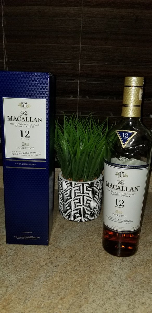 vallec31's tweet photo. Al fin termino mi semana ya es hora de un Whiskey Macallan 12 a las rocas. https://t.co/ZOVAA7YHQx