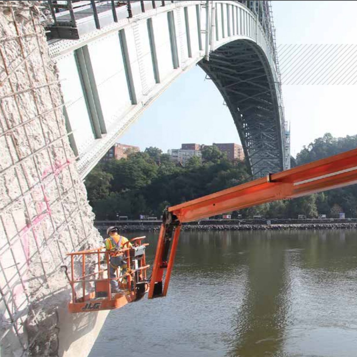 JLG_Industries's tweet photo. The July/August 2019 issue of #ProContractorRentals featured two great articles about our products including how our Crawler booms made the #HenryHudsonBridge project possible and how #telematics can improve efficiency. Check them out now! https://t.co/C1ZzwFmJEs https://t.co/fl1EM7UXyM