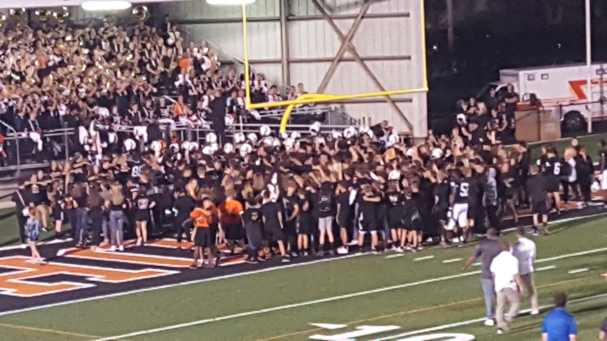 HowlandHS's tweet image. Howland wins!  14-13 over Poland