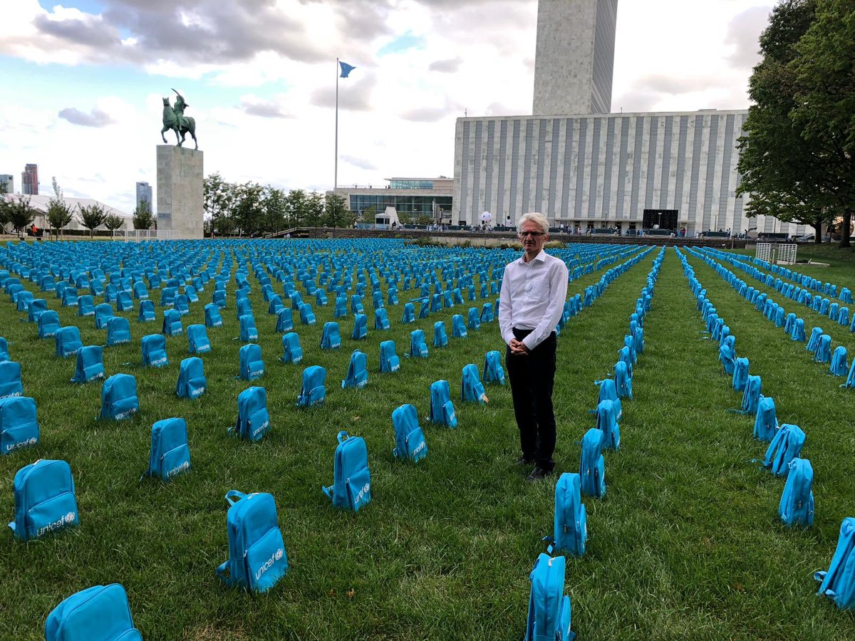 UNReliefChief's tweet photo. 3,758 backpacks.
3,758 children not going back to school because they were killed in conflict last year.
Today I visited @UNICEF’s powerful and heartbreaking installation @UN.

World leaders need to do more to #ENDviolence against children, and all civilians caught in conflict. https://t.co/yhBYUto75N
