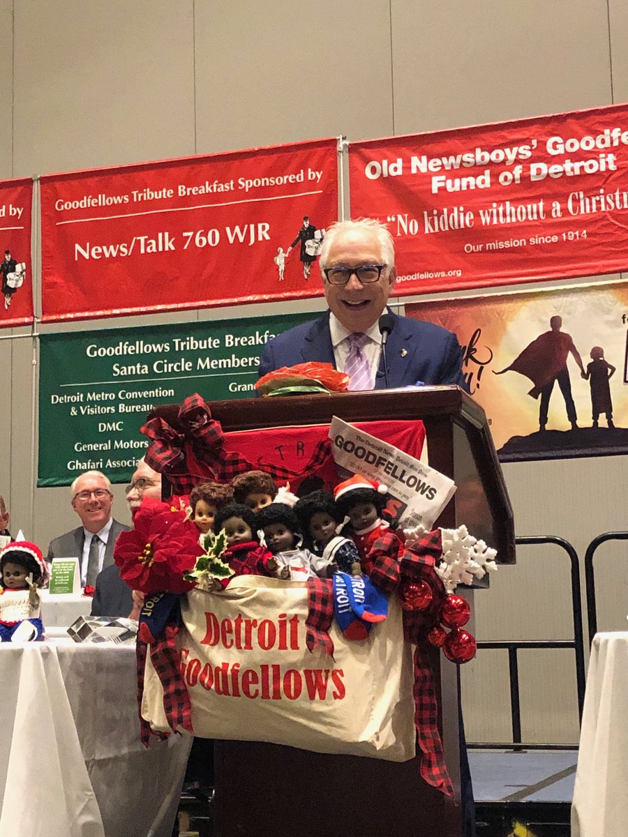 ali_bum's tweet photo. Congratulations Paul W. Smith!  #mybrotherrocks  #WJR #paulwsmith https://t.co/c9eZaaMc99