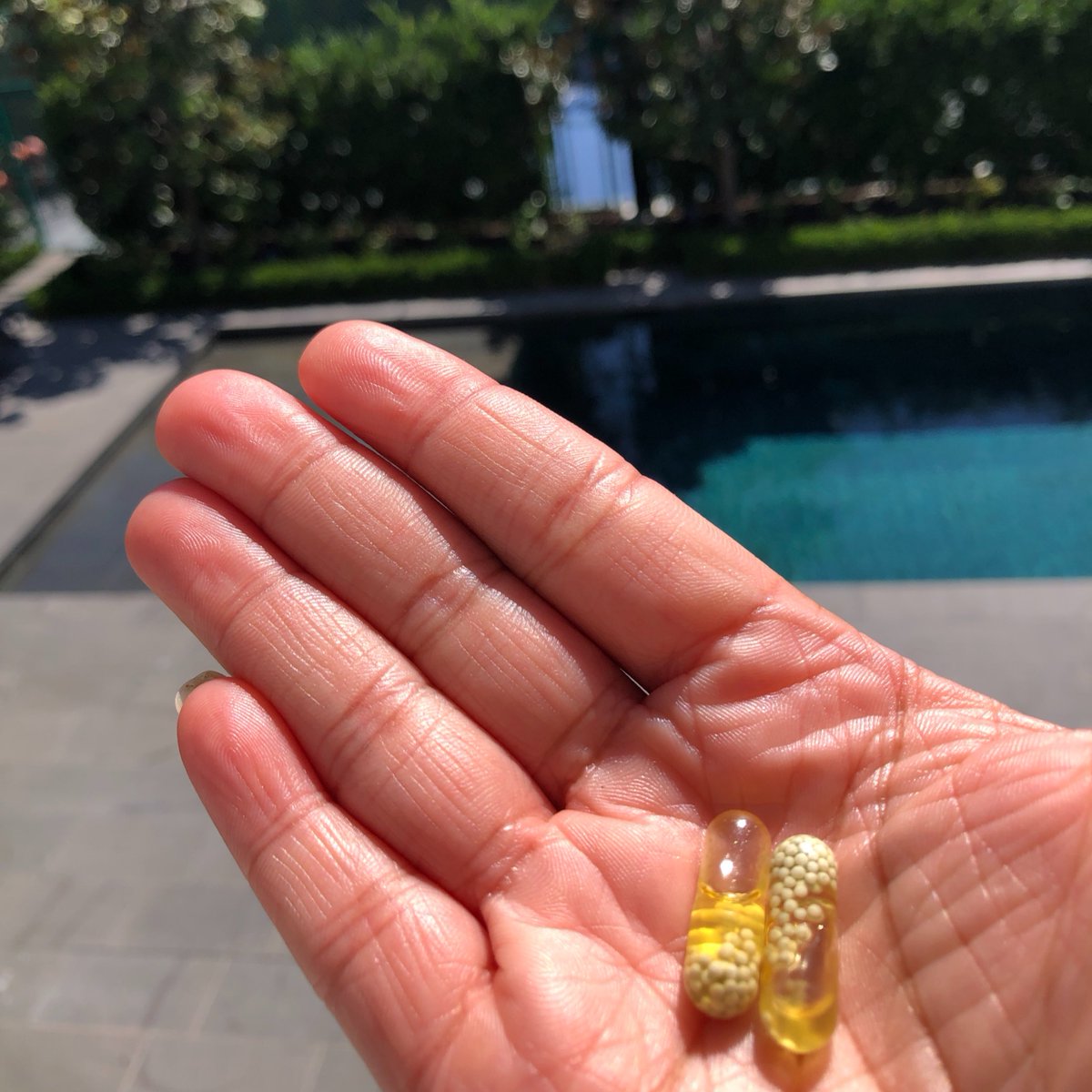 biancapattrson's tweet image. Keeping it bright and crystal clear with @ritual! 
Purchase today!
ow.ly/UunH50w93Qi
#dailyvitamin #ritual #supplement