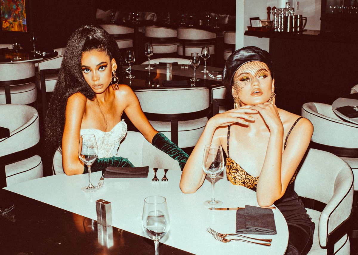 Friday night calls for another round 🥂