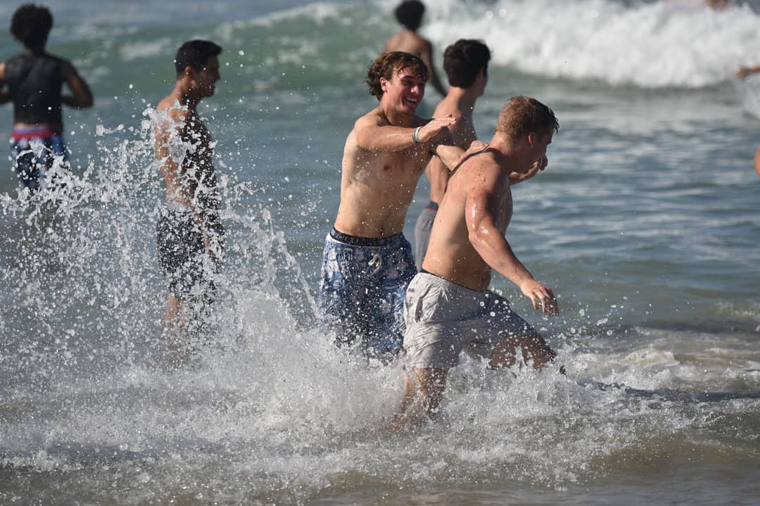 MiltonEagles_FB's tweet photo. More Beach Pictures!!! #Serve #BuiltDifferent #Mpire19 #MoneyTeam19 #MT19 #GetPaid #4for4 #MbraceTheDream #BET #LFG #StartingPoint #SuddenChange #BeatJSerra https://t.co/6ToG7hhmqV