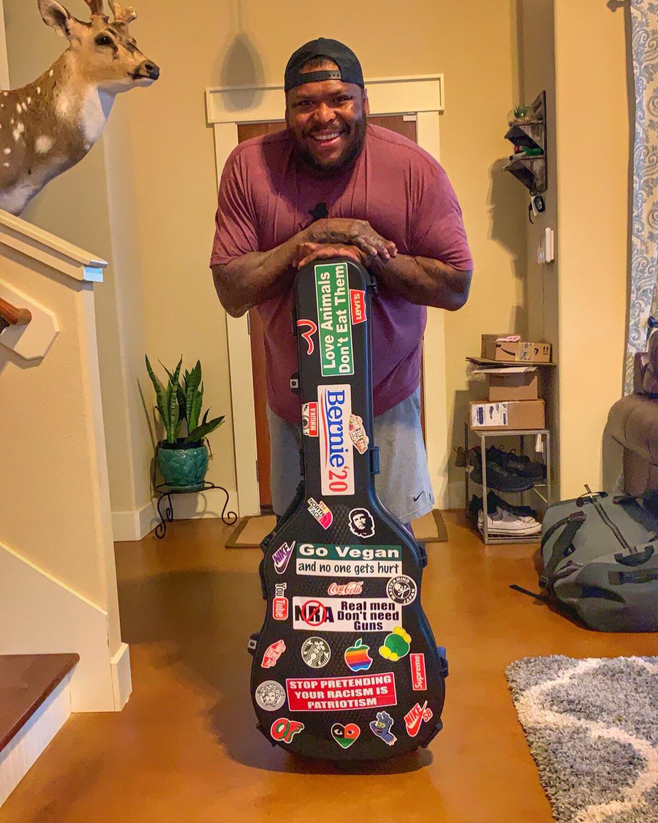 crispy11b's tweet photo. I’m tired of my guns messed with every time I fly, so I figured I blend in... Let’s see if it works. I just want to play the music of my people. 😂😂😂😂😂😂 🗣🇺🇸Crispy On🗣🇺🇸 https://t.co/Utx0X7Xizq