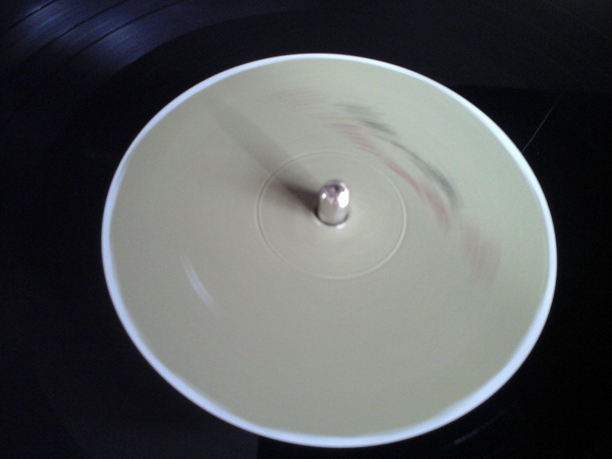 joseprroca's tweet image. Segon àlbum d'#IronAndWine @IronAndWine nom artístic de Sam Beam #AlternativeSinger #Songwriter #Alternative #IndieRock #IndieFolk aquesta edició és la 15è aniversari #2LP que inclou #Demos. Té un so més divers que "The Creek Drank the Cradle" al incloure altres músics a la banda