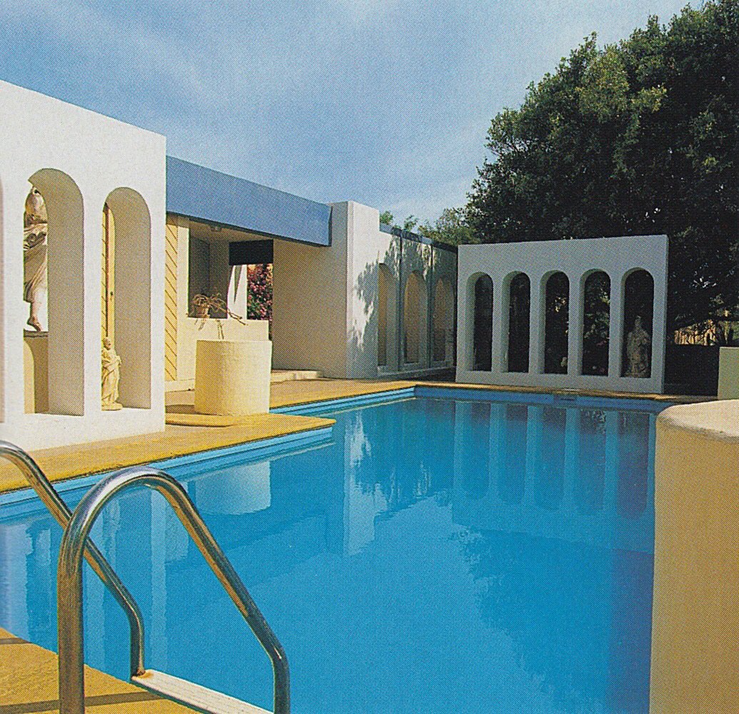 Back in scenographic mode, this is Richard England’s Garden for Myriam in St. Julian's, Malta. Images from Architectural Digest, February 1990.