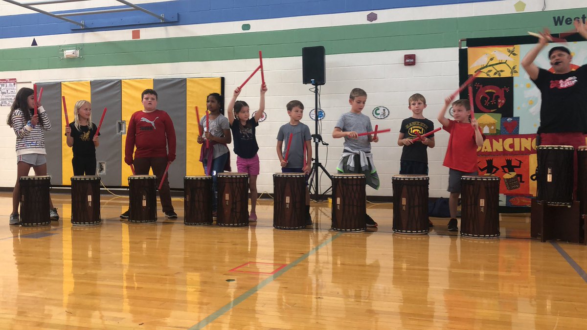 jenhuegel1's tweet photo. More from the drumming assembly! 🥁 #vanallenpride https://t.co/AhNf5153DO