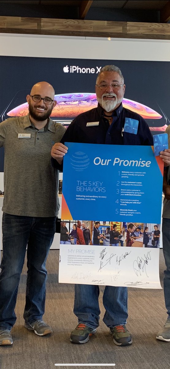 Elliott_88_'s tweet photo. Shout out to my man David, scoring 9 CRUs off a walk in, 22 years with the company and still selling with a passion! #ItsaCareerNotaJob  #CWG #greentogreener #OneFLA #closingtillclosing #LifeAtATT @BestoftheWestFL @CopelandJKyle
@jrluna11 @MilagrosMontout https://t.co/J09Mtsqqj4