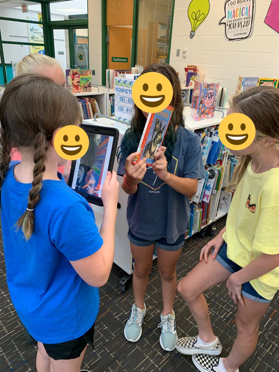 MrsPhillipsLMS's tweet photo. 5th graders successfully completed their Fliphunt during their Learning Commons orientation! #SESSharks #SESLibrary https://t.co/grzyfAisvY
