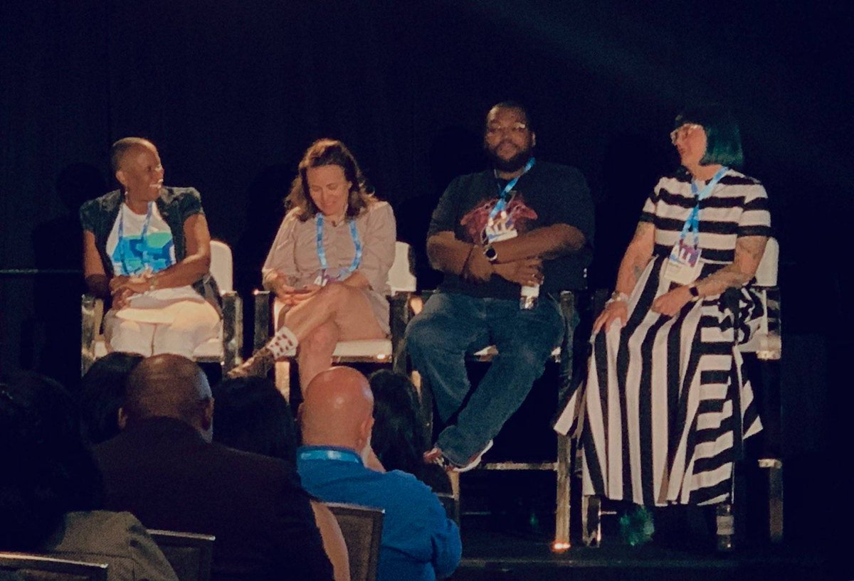 HACEMOSNTX's tweet photo. Great panel here: Art of Inclusivity Through Comics &amp; Animation!
Hosted by Jennifer Williams w/ Alison Levy, @MrJeffTrammell &amp; @marikotamaki
#ATTEGC2019 #HACEMOSatATT #HACEMOSeg #lifeatATT #attsocial #attemployee #HACEMOSDallas #ATTDiversity @HACEMOSatATT
https://t.co/5FIOhfV2QP https://t.co/O55IpaeFyS