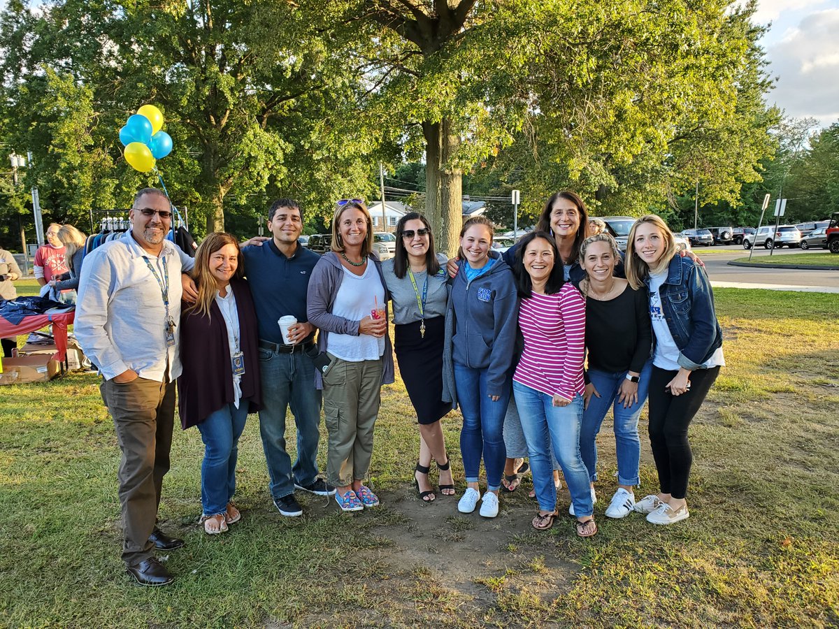 ElementaryFox's tweet photo. Fox Run PTO Back to School Picnic and Movie Night! https://t.co/NLRDz0C8JH