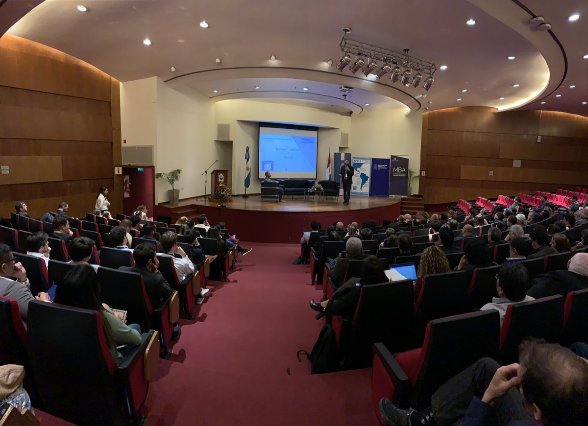 IFC2019Arg's tweet photo. #Ahora @IECarballo presentando “Economía Inclusiva y Fintech” #InclusionFinanciera y #Fintech , dando cierre al #Ifc2019 https://t.co/14glZfh3HC