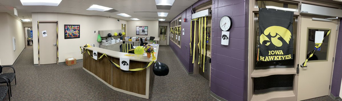 Mr_GomezIA's tweet image. It’s always fun doing a little Hawk-sabotage before the big game @JCSD_BCE. Thanks @anitamdouglas! It’s been a great week talking about sportsmanship and respect. We can’t forget that it’s a #HawkeyeState! #GoHawks #CYHAWKWEEK
