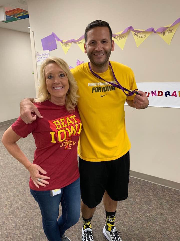 Mr_GomezIA's tweet image. It’s always fun doing a little Hawk-sabotage before the big game @JCSD_BCE. Thanks @anitamdouglas! It’s been a great week talking about sportsmanship and respect. We can’t forget that it’s a #HawkeyeState! #GoHawks #CYHAWKWEEK