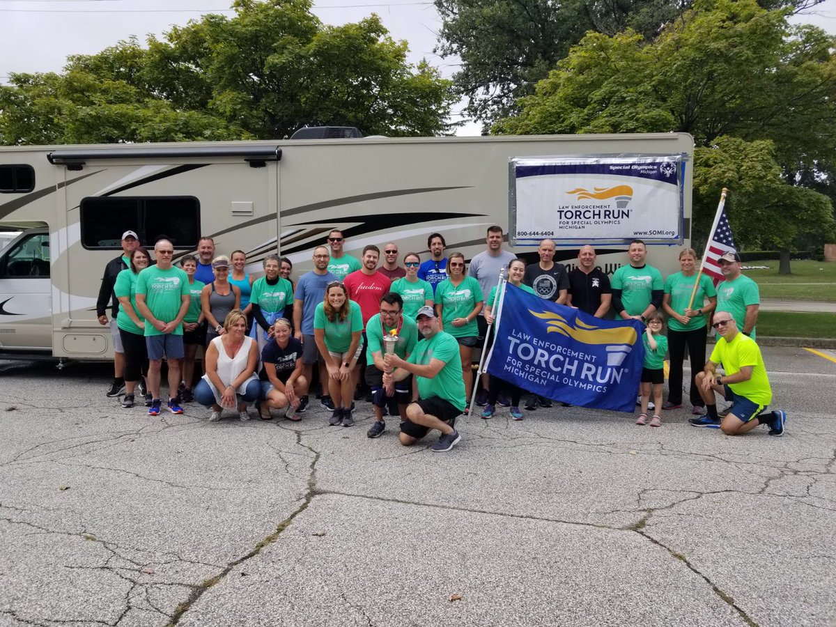 RobertLeduc12's tweet photo. Macomb Correctional Facilities LETR Volunteers and the Southeast dreAm teAm in Pt Huron for the final run #11 what a great week raising money and awareness for Special Olympics Athletes @PortHuronPolice @MichiganDOC @SpOlympicsMI @LETRforSO @MRFSgambati @karensolgot1 @mcoreports https://t.co/fREvrNBnXN