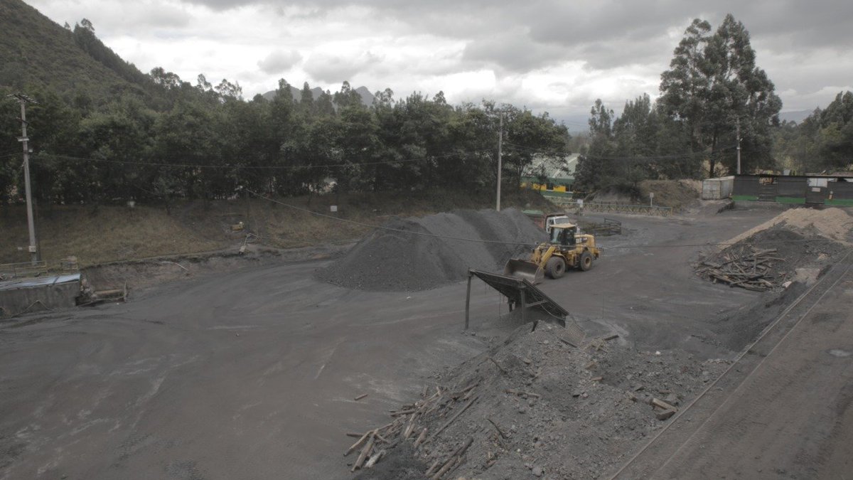 IMRBcolombia's tweet photo. También en Cundinamarca, visitamos el proyecto de minería de carbón térmico Casablanca, donde discutimos las necesidades y desafíos de la seguridad y el rescate minero en proyectos de mediana minería en el país #UnidosParaSalvarVidas https://t.co/9XJeqmAOCh