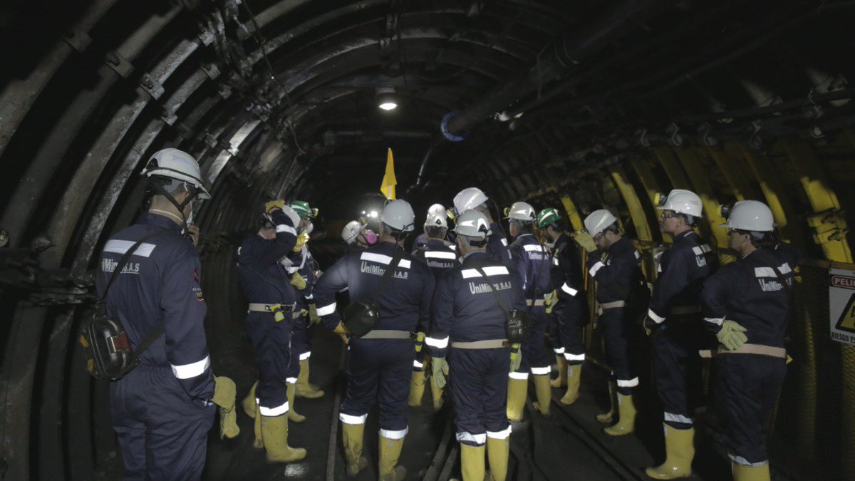 IMRBcolombia's tweet photo. También en Cundinamarca, visitamos el proyecto de minería de carbón térmico Casablanca, donde discutimos las necesidades y desafíos de la seguridad y el rescate minero en proyectos de mediana minería en el país #UnidosParaSalvarVidas https://t.co/9XJeqmAOCh