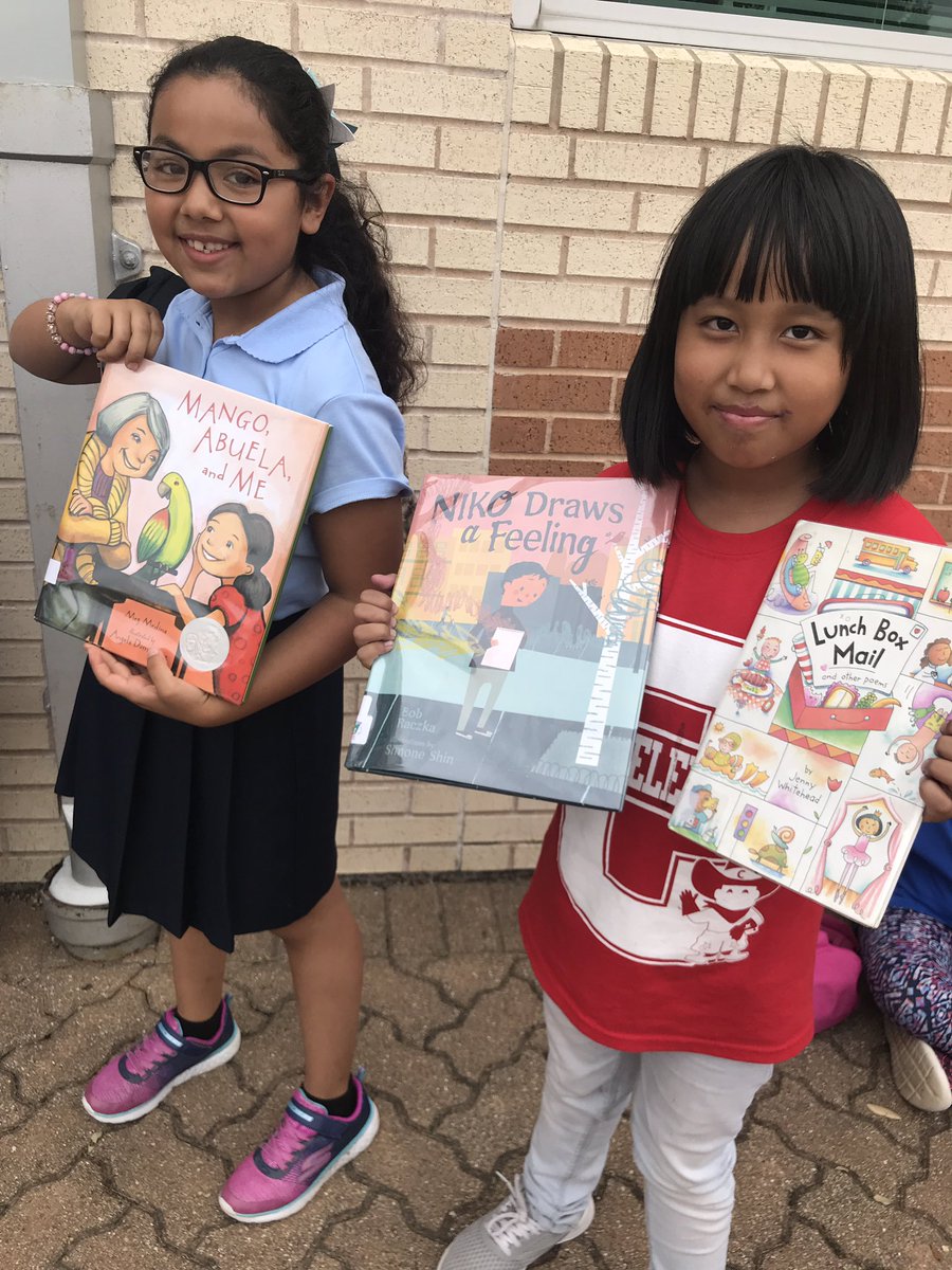 leadevers's tweet photo. What will you be reading this weekend? #CentralReads #ItTakesAVillageCentralES https://t.co/6UMlL0s2js